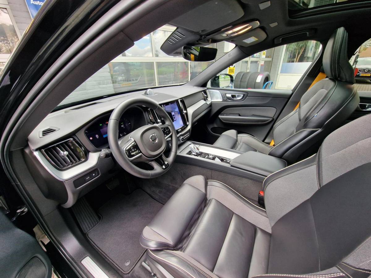 Volvo XC60 Volvo XC60 2.0 T8 Plug-in-hybrid AWD Polestar Engineered|Bowers&Wilkins|Trekhaak|Pano|456PK|22-inch|Headup|360’camera|