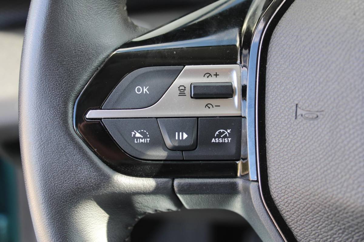 Peugeot 308 Peugeot 308 SW 1.2T 130PK | Active Pack Business | Incl. 12 maanden garantie | Adaptieve cruise control | Climate control | Stoelverwarming | DAB | Apple carplay/Android auto | 100% dealer onderhouden |