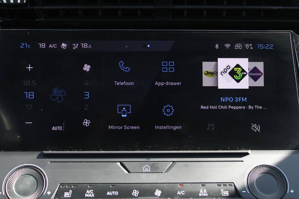Peugeot 308 Peugeot 308 SW 1.2T 130PK | Active Pack Business | Incl. 12 maanden garantie | Adaptieve cruise control | Climate control | Stoelverwarming | DAB | Apple carplay/Android auto | 100% dealer onderhouden |