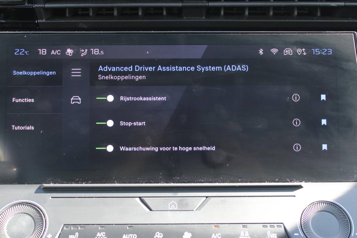 Peugeot 308 Peugeot 308 SW 1.2T 130PK | Active Pack Business | Incl. 12 maanden garantie | Adaptieve cruise control | Climate control | Stoelverwarming | DAB | Apple carplay/Android auto | 100% dealer onderhouden |