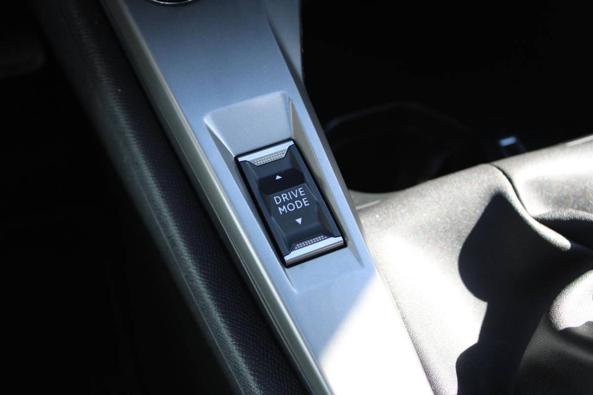 Peugeot 308 Peugeot 308 SW 1.2T 130PK | Active Pack Business | Incl. 12 maanden garantie | Adaptieve cruise control | Climate control | Stoelverwarming | DAB | Apple carplay/Android auto | 100% dealer onderhouden |