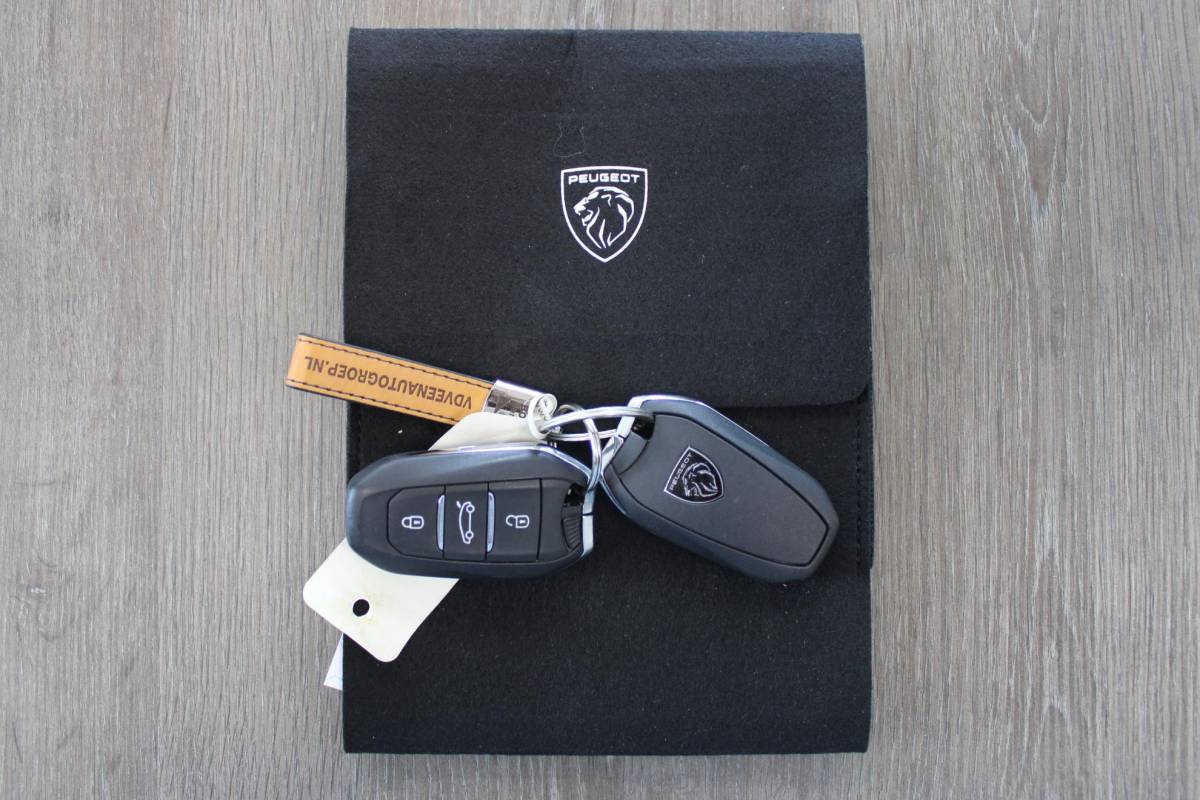 Peugeot 308 Peugeot 308 SW 1.2T 130PK | Active Pack Business | Incl. 12 maanden garantie | Adaptieve cruise control | Climate control | Stoelverwarming | DAB | Apple carplay/Android auto | 100% dealer onderhouden |