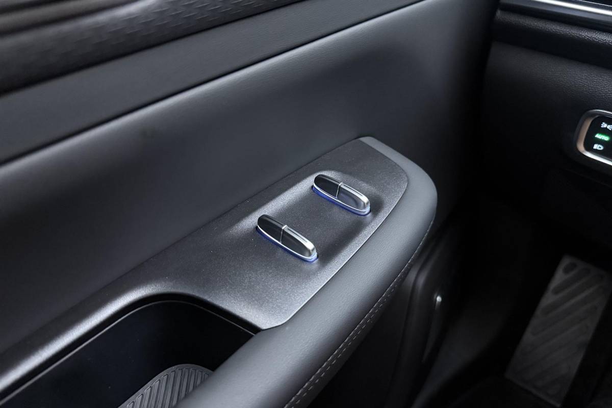 Jaecoo 7 Jaecoo 7 1.5 TGDI SHS-P Exclusive | Plug-in Hybride | Glazen schuif-/ kanteldak | Lederen bekleding | Stoelverwarming | Stoelventilatie | Navigatie | Elektrische achterklep