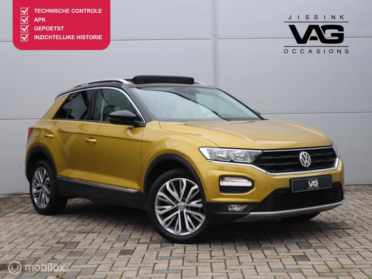 Volkswagen T-Roc Volkswagen T-Roc 1.0 TSI Trekhaak ACC Lane PDC Pano Stoelverwarming