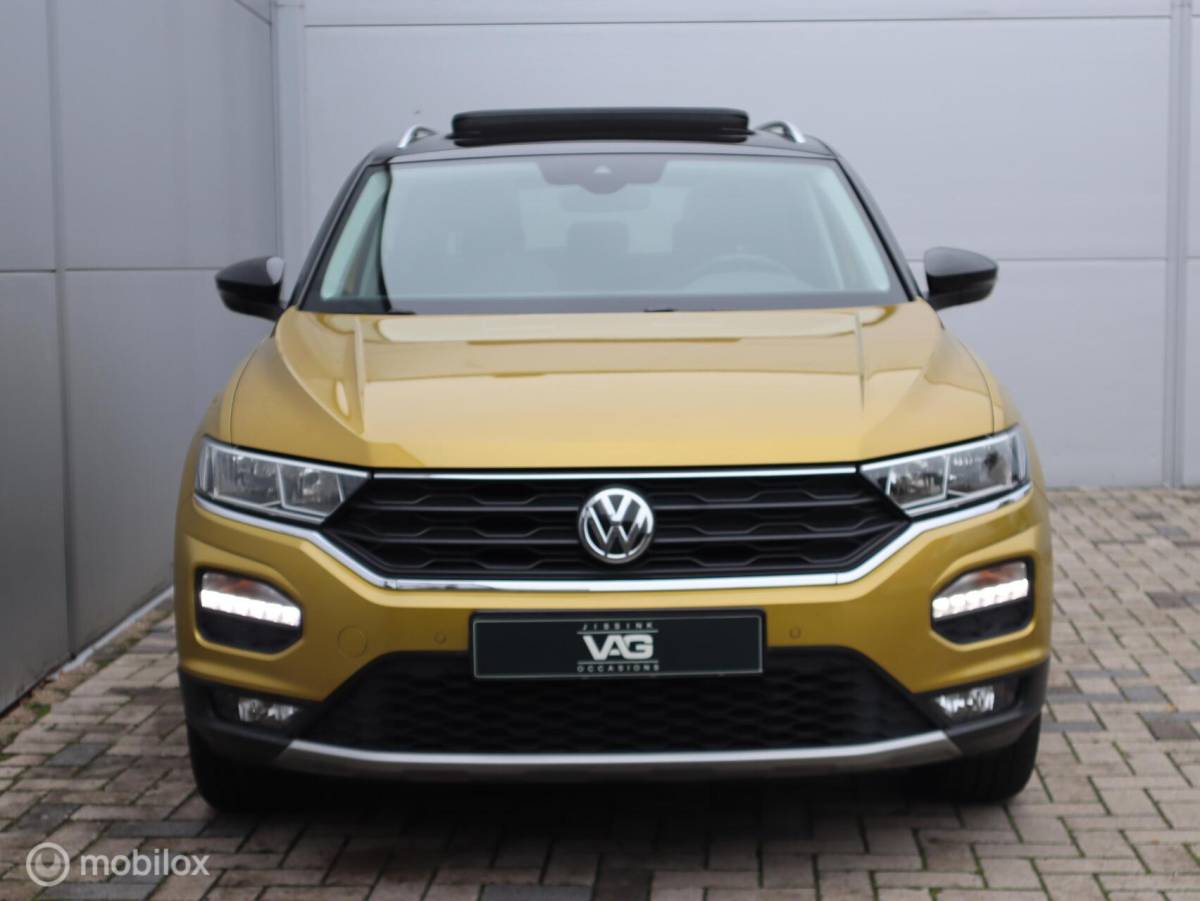 Volkswagen T-Roc Volkswagen T-Roc 1.0 TSI Trekhaak ACC Lane PDC Pano Stoelverwarming