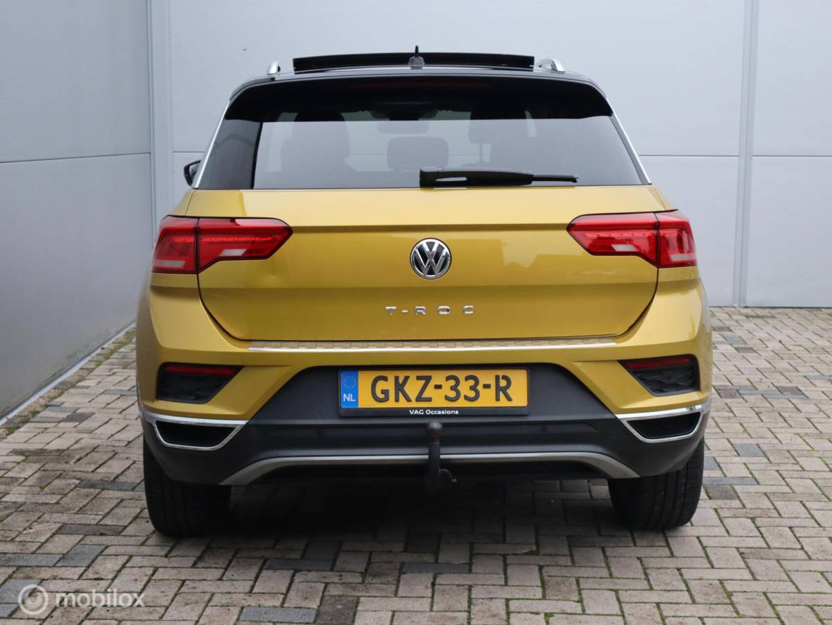 Volkswagen T-Roc Volkswagen T-Roc 1.0 TSI Trekhaak ACC Lane PDC Pano Stoelverwarming