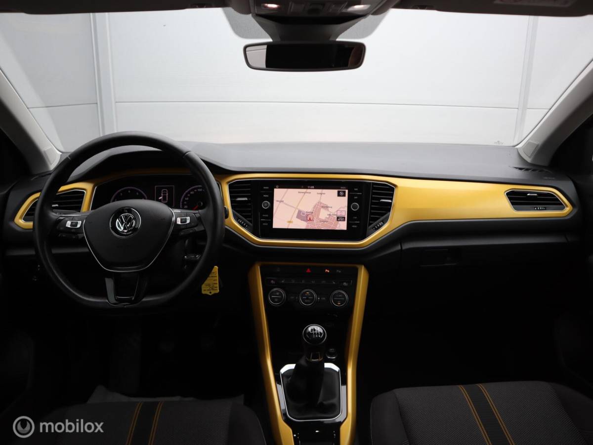 Volkswagen T-Roc Volkswagen T-Roc 1.0 TSI Trekhaak ACC Lane PDC Pano Stoelverwarming