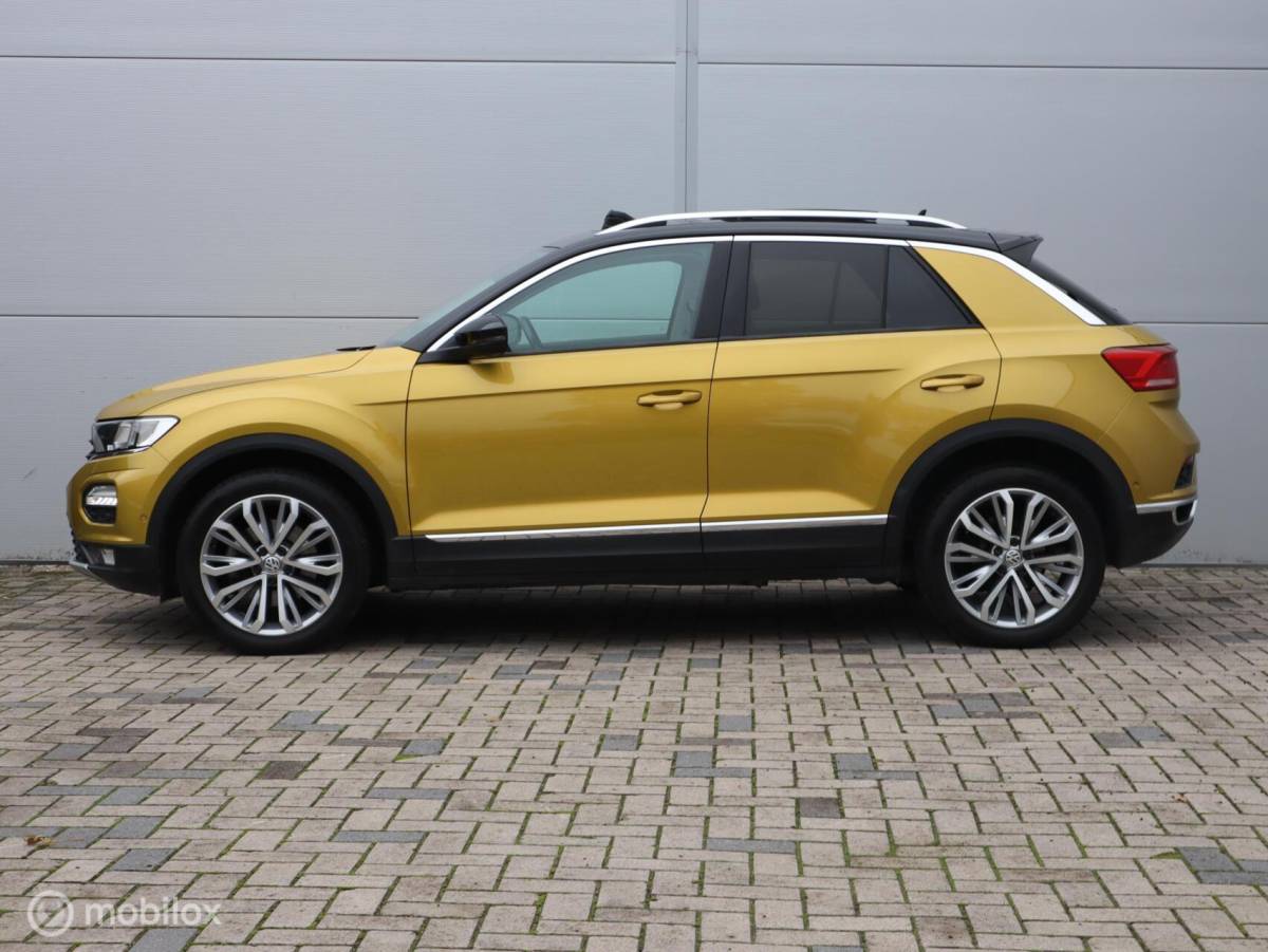 Volkswagen T-Roc Volkswagen T-Roc 1.0 TSI Trekhaak ACC Lane PDC Pano Stoelverwarming