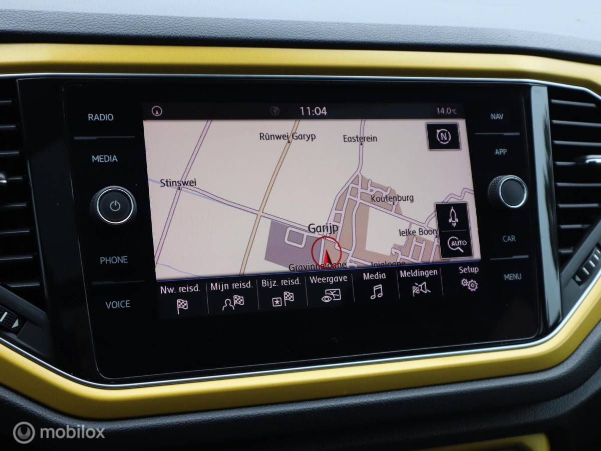 Volkswagen T-Roc Volkswagen T-Roc 1.0 TSI Trekhaak ACC Lane PDC Pano Stoelverwarming