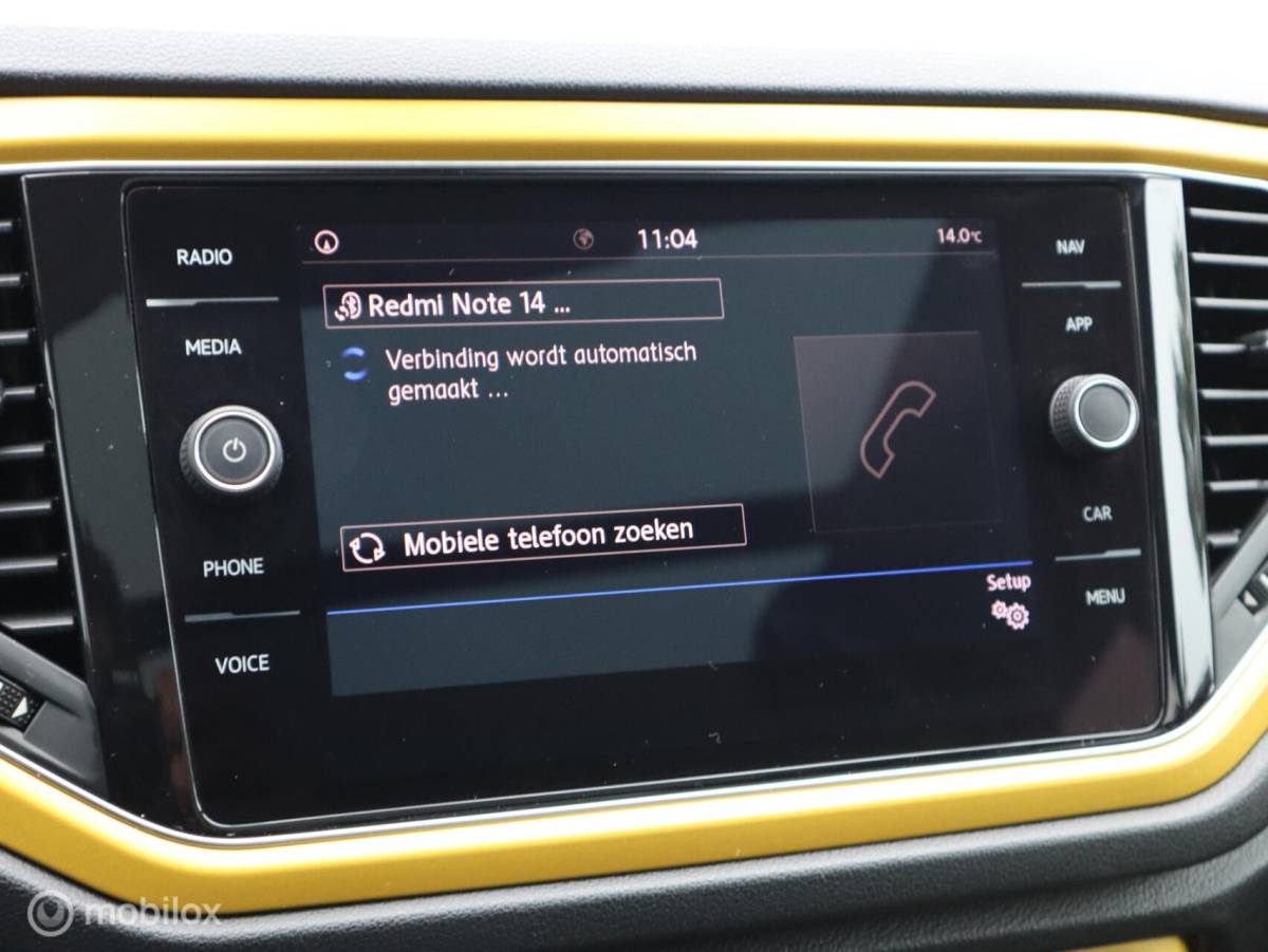 Volkswagen T-Roc Volkswagen T-Roc 1.0 TSI Trekhaak ACC Lane PDC Pano Stoelverwarming