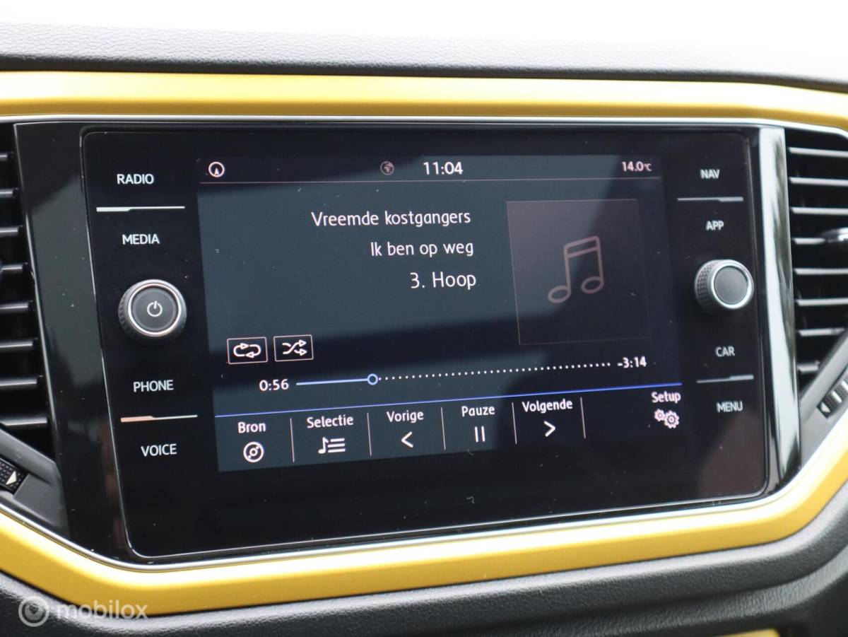 Volkswagen T-Roc Volkswagen T-Roc 1.0 TSI Trekhaak ACC Lane PDC Pano Stoelverwarming