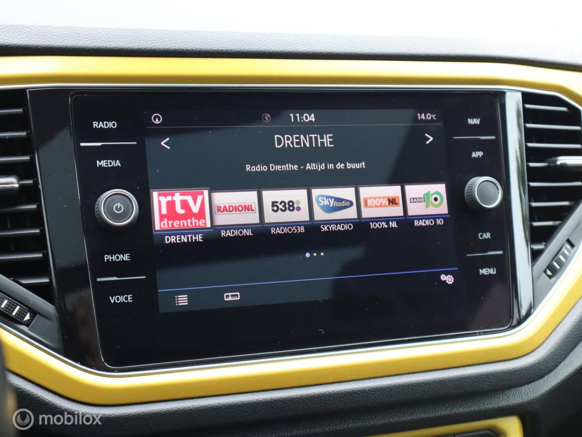Volkswagen T-Roc Volkswagen T-Roc 1.0 TSI Trekhaak ACC Lane PDC Pano Stoelverwarming