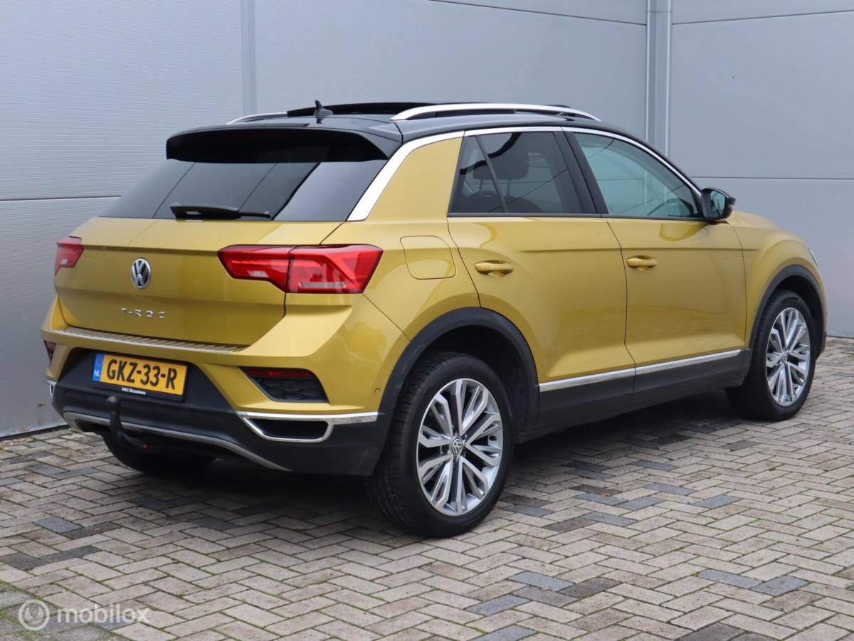 Volkswagen T-Roc Volkswagen T-Roc 1.0 TSI Trekhaak ACC Lane PDC Pano Stoelverwarming