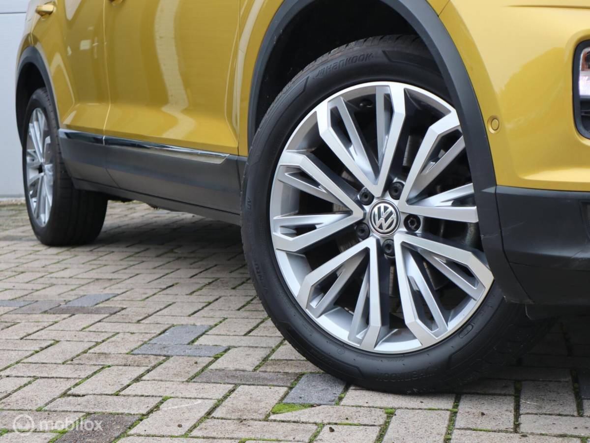 Volkswagen T-Roc Volkswagen T-Roc 1.0 TSI Trekhaak ACC Lane PDC Pano Stoelverwarming