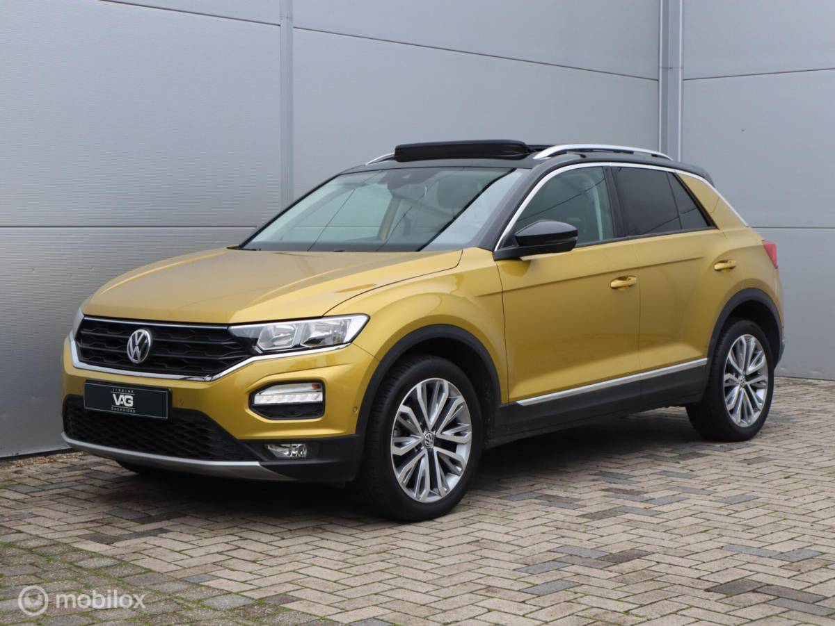 Volkswagen T-Roc Volkswagen T-Roc 1.0 TSI Trekhaak ACC Lane PDC Pano Stoelverwarming