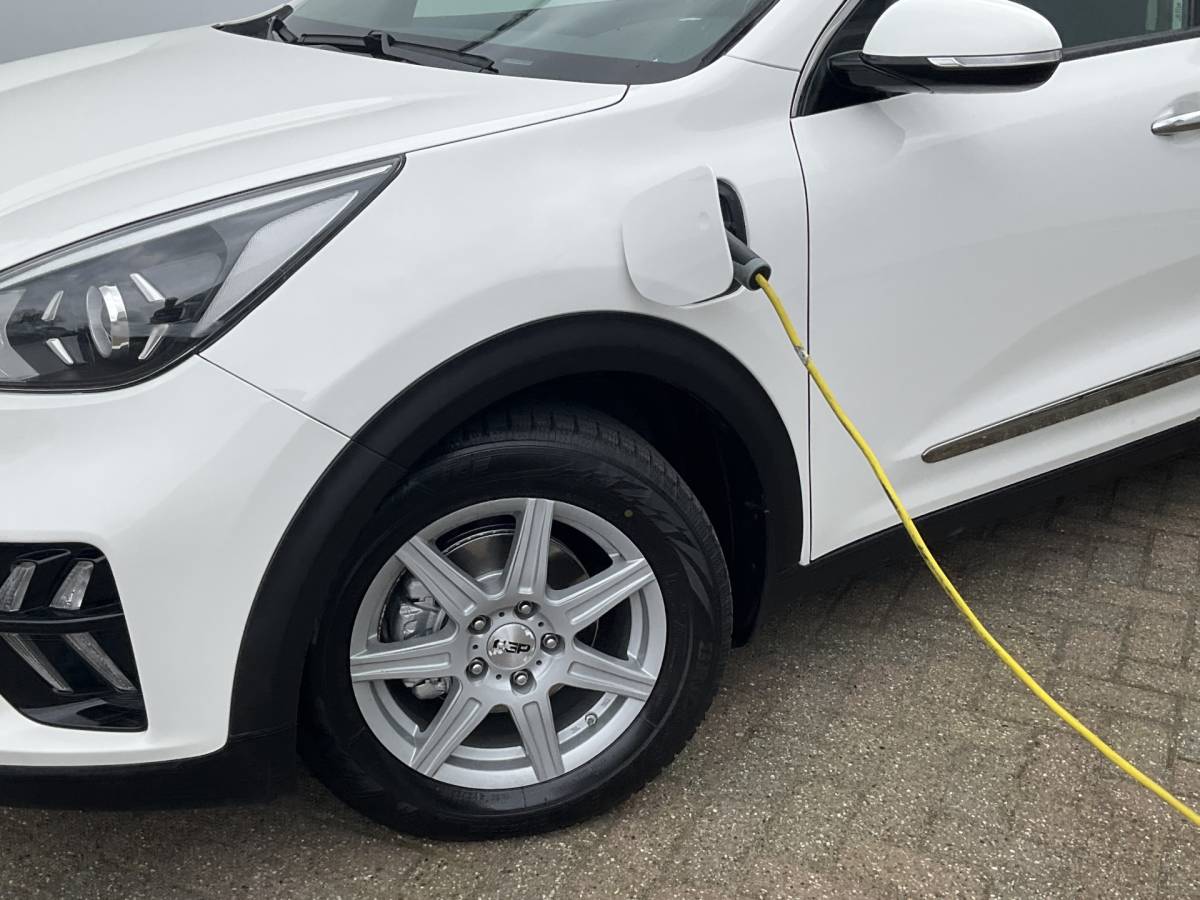 Kia Niro Kia Niro 1.6 GDi Plug-in PHEV Adap.Cruise Stoel/Stuurverw Navi Camera Plug-in!