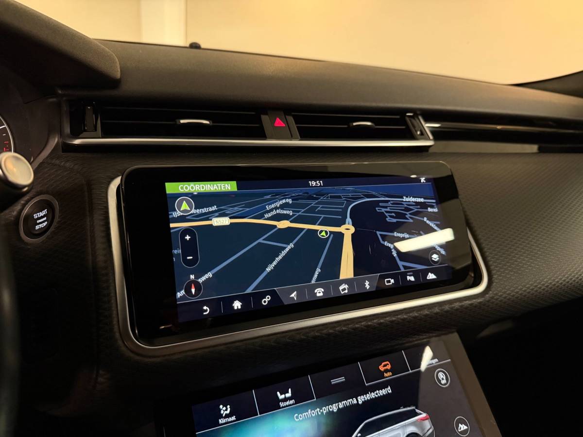 Land Rover Range Rover Velar Land Rover Range Rover Velar 2.0 P250 Turbo AWD R-Dynamic HSE *Stuur/Stoelverw.* Carplay|Meridian|Memory|Camera|Full-Black