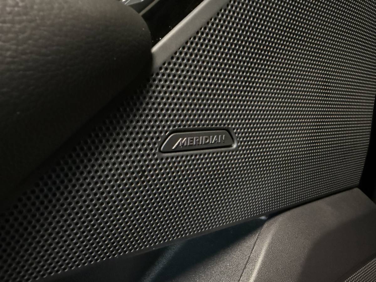 Land Rover Range Rover Velar Land Rover Range Rover Velar 2.0 P250 Turbo AWD R-Dynamic HSE *Stuur/Stoelverw.* Carplay|Meridian|Memory|Camera|Full-Black