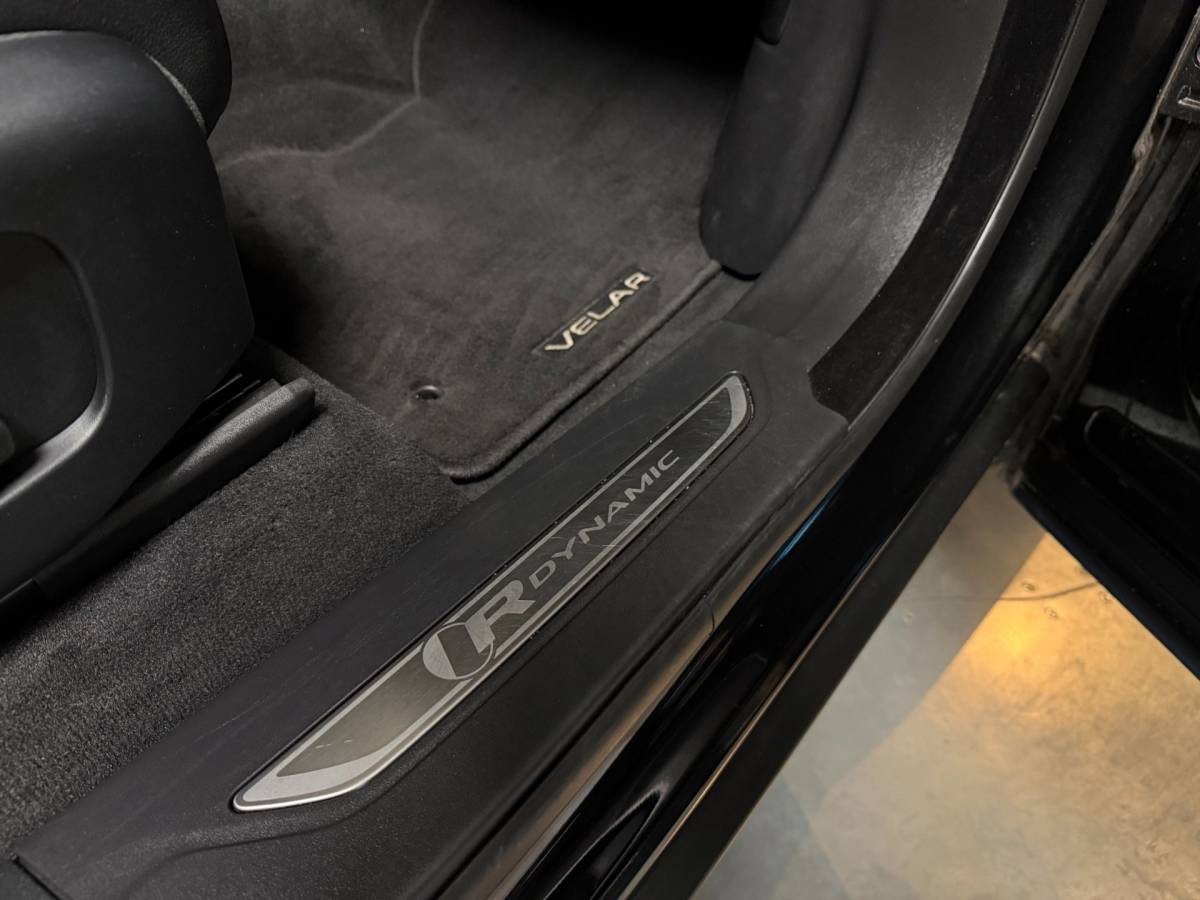 Land Rover Range Rover Velar Land Rover Range Rover Velar 2.0 P250 Turbo AWD R-Dynamic HSE *Stuur/Stoelverw.* Carplay|Meridian|Memory|Camera|Full-Black