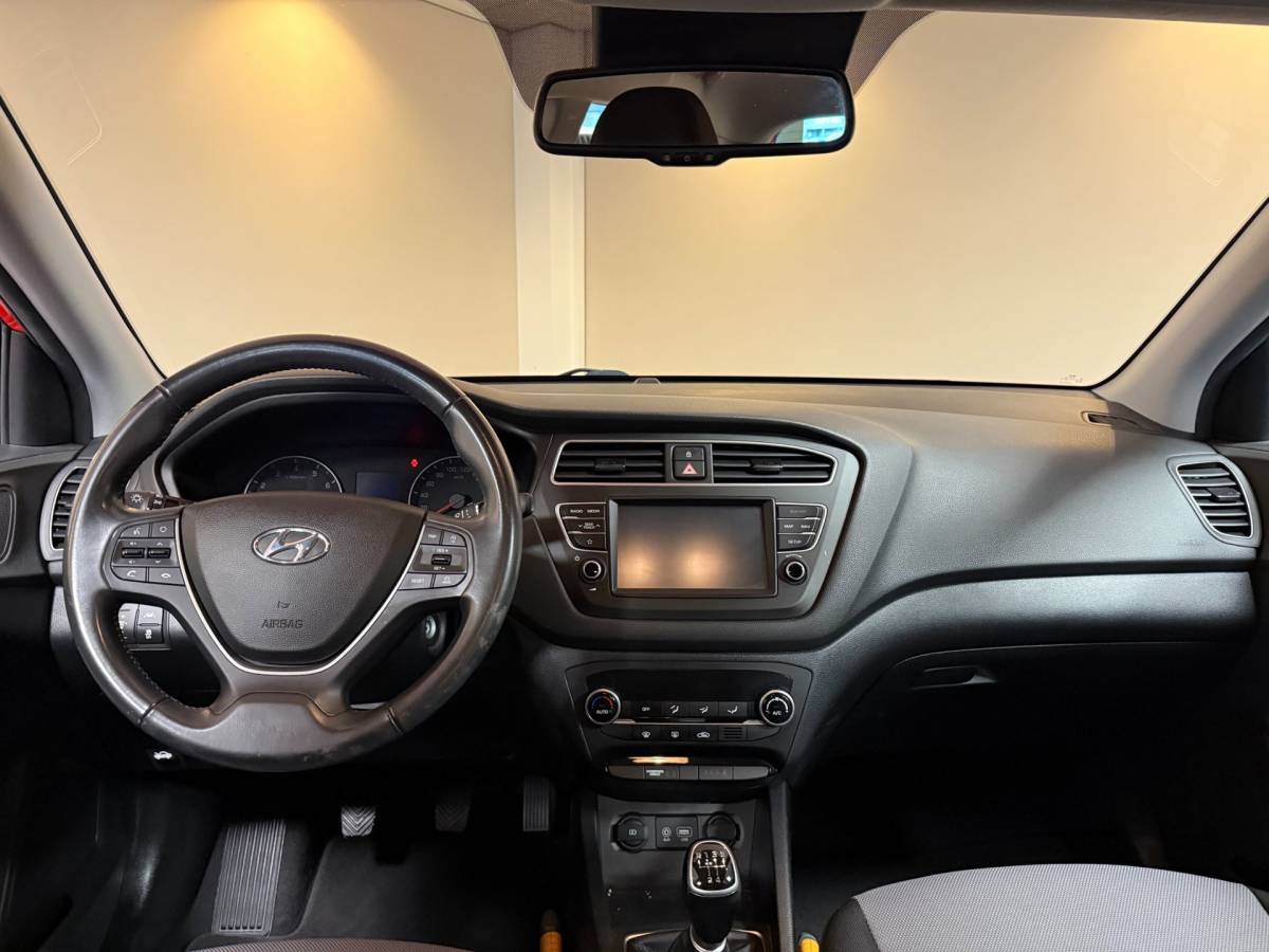 Hyundai i20 Hyundai I20 1.0 T-GDI Comfort *Dealer OH* Carplay|Camera|Navi|DAB|PDC|NAP|All-seasons|Lane-Assist|Lm-Velgen|Koraal kleur