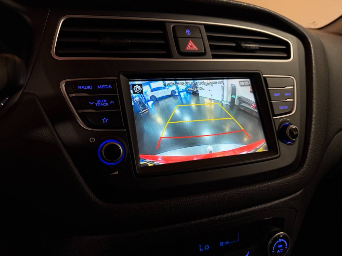 Hyundai i20 Hyundai I20 1.0 T-GDI Comfort *Dealer OH* Carplay|Camera|Navi|DAB|PDC|NAP|All-seasons|Lane-Assist|Lm-Velgen|Koraal kleur