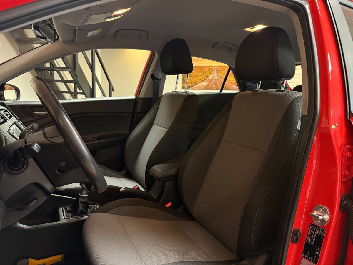 Hyundai i20 Hyundai I20 1.0 T-GDI Comfort *Dealer OH* Carplay|Camera|Navi|DAB|PDC|NAP|All-seasons|Lane-Assist|Lm-Velgen|Koraal kleur