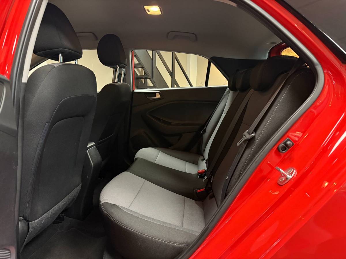 Hyundai i20 Hyundai I20 1.0 T-GDI Comfort *Dealer OH* Carplay|Camera|Navi|DAB|PDC|NAP|All-seasons|Lane-Assist|Lm-Velgen|Koraal kleur