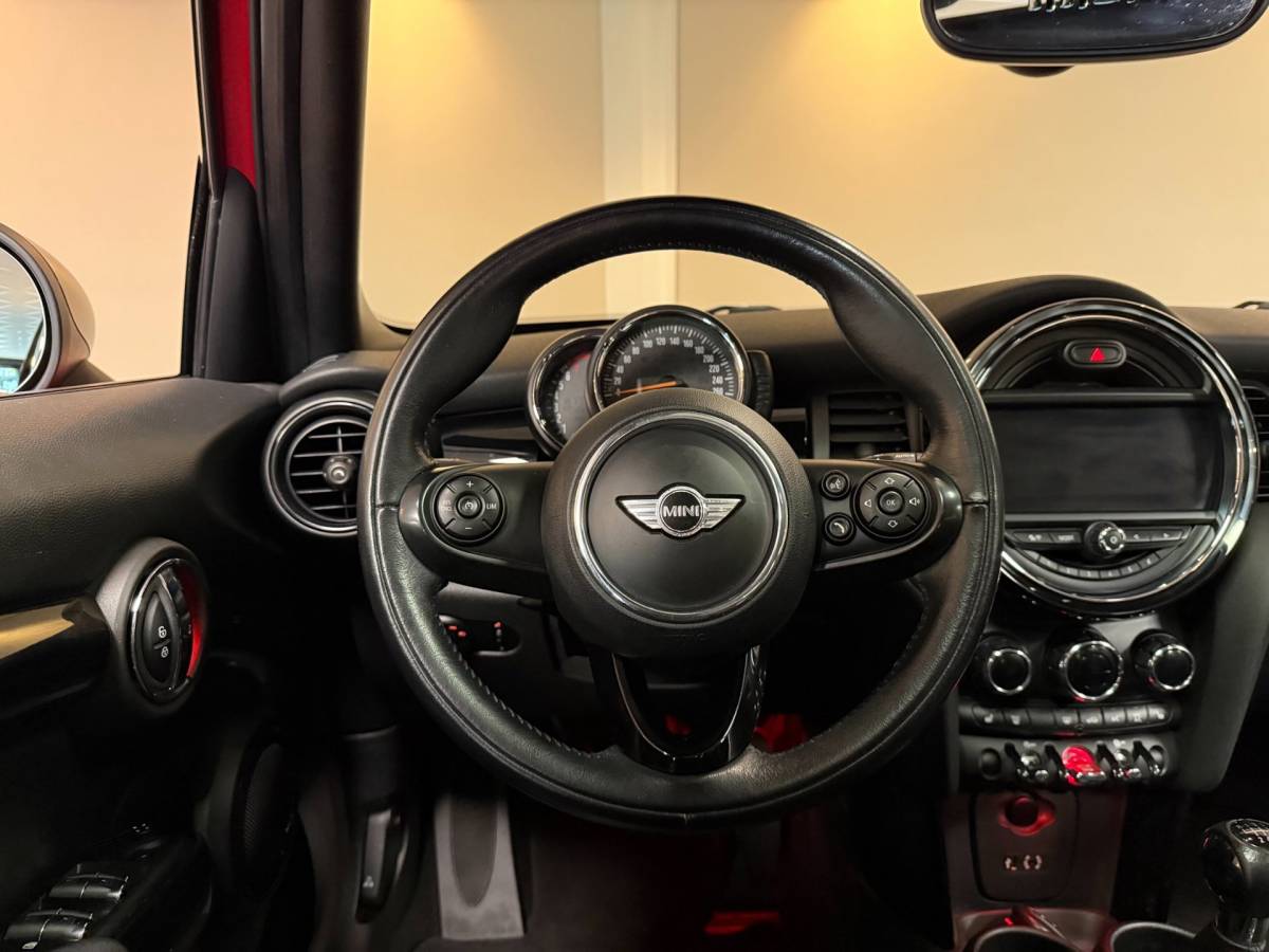 MINI 5-Deurs Mini 5-Deurs 1.5 Cooper Chili Serious Business *Pano/Schuifdak* Stoelverw.|Leer/Alcantara|Keyless|Navi|Cruise|Ambiance verlichting