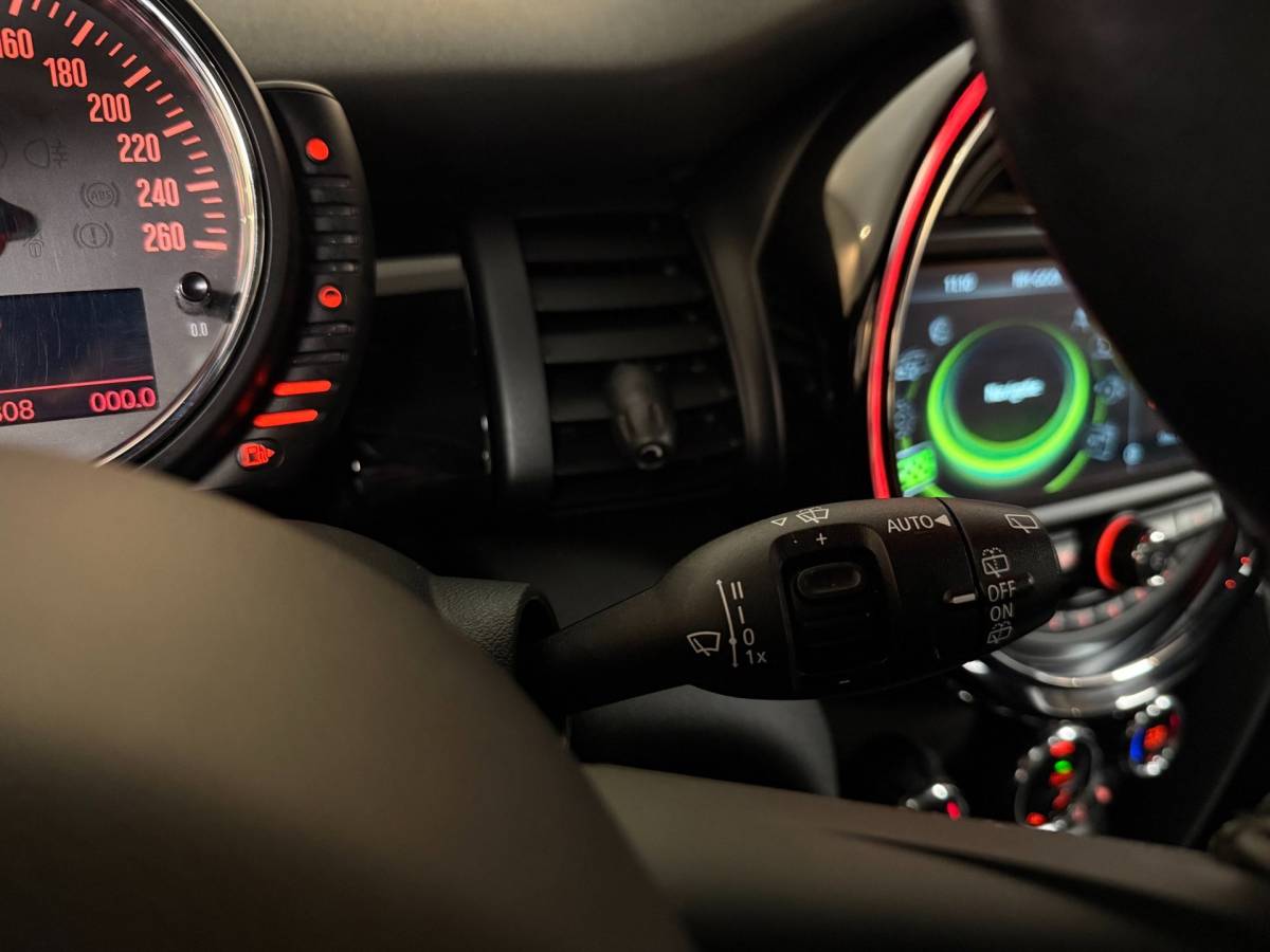 MINI 5-Deurs Mini 5-Deurs 1.5 Cooper Chili Serious Business *Pano/Schuifdak* Stoelverw.|Leer/Alcantara|Keyless|Navi|Cruise|Ambiance verlichting