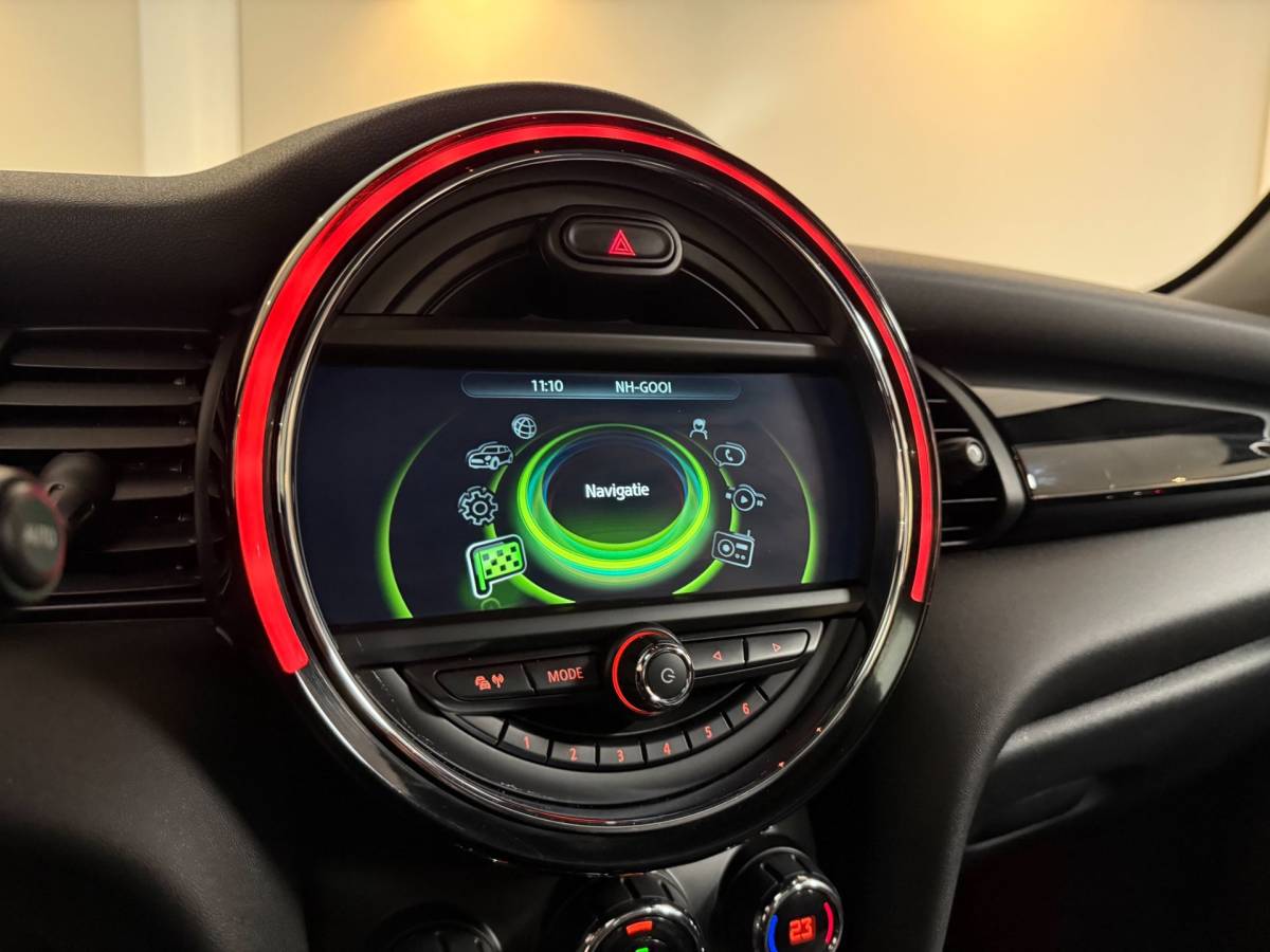 MINI 5-Deurs Mini 5-Deurs 1.5 Cooper Chili Serious Business *Pano/Schuifdak* Stoelverw.|Leer/Alcantara|Keyless|Navi|Cruise|Ambiance verlichting