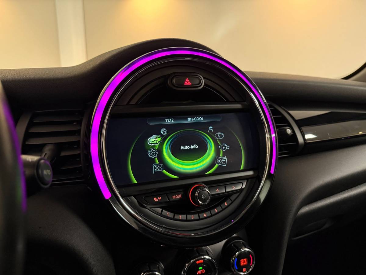 MINI 5-Deurs Mini 5-Deurs 1.5 Cooper Chili Serious Business *Pano/Schuifdak* Stoelverw.|Leer/Alcantara|Keyless|Navi|Cruise|Ambiance verlichting