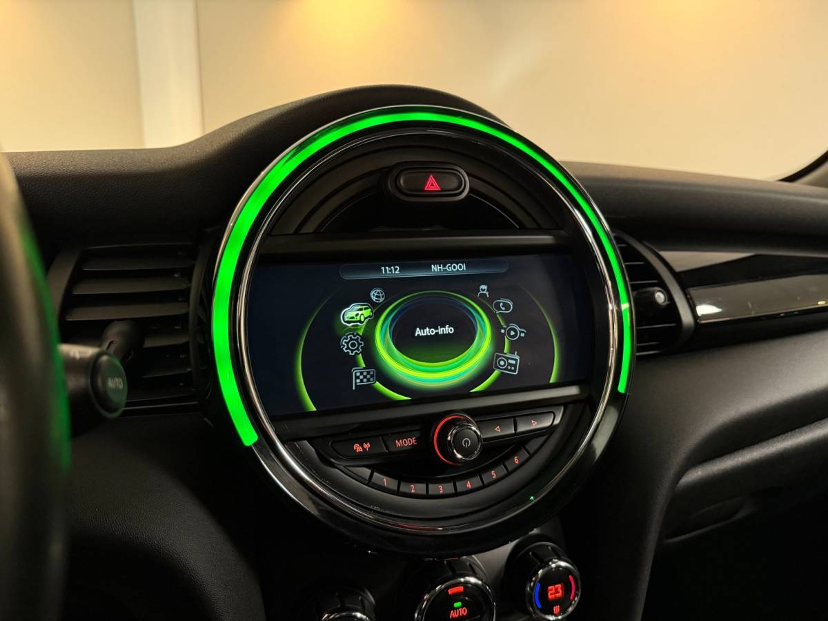 MINI 5-Deurs Mini 5-Deurs 1.5 Cooper Chili Serious Business *Pano/Schuifdak* Stoelverw.|Leer/Alcantara|Keyless|Navi|Cruise|Ambiance verlichting
