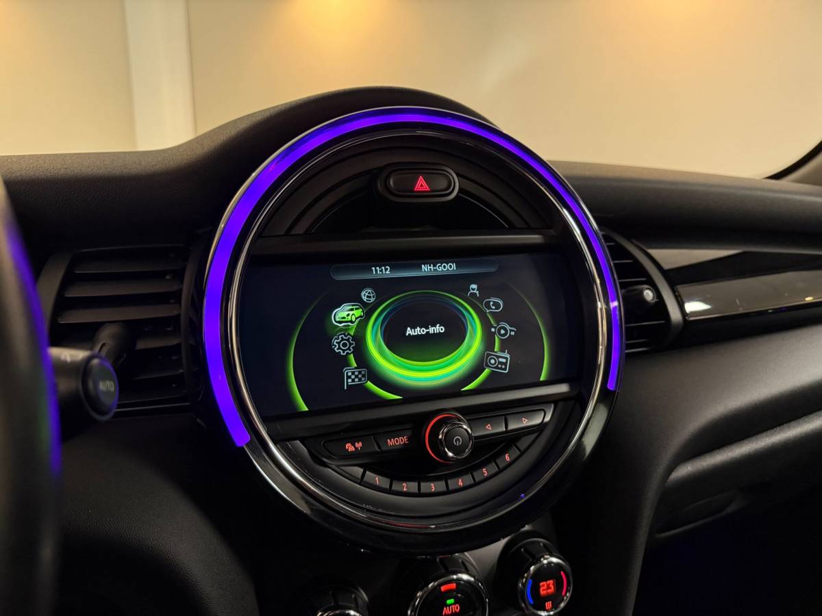 MINI 5-Deurs Mini 5-Deurs 1.5 Cooper Chili Serious Business *Pano/Schuifdak* Stoelverw.|Leer/Alcantara|Keyless|Navi|Cruise|Ambiance verlichting