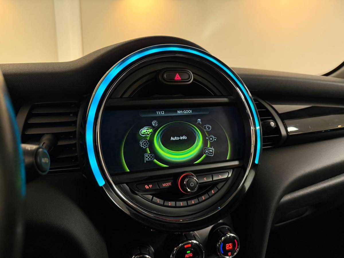 MINI 5-Deurs Mini 5-Deurs 1.5 Cooper Chili Serious Business *Pano/Schuifdak* Stoelverw.|Leer/Alcantara|Keyless|Navi|Cruise|Ambiance verlichting