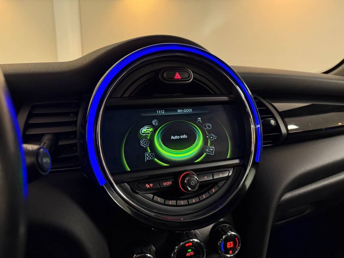 MINI 5-Deurs Mini 5-Deurs 1.5 Cooper Chili Serious Business *Pano/Schuifdak* Stoelverw.|Leer/Alcantara|Keyless|Navi|Cruise|Ambiance verlichting