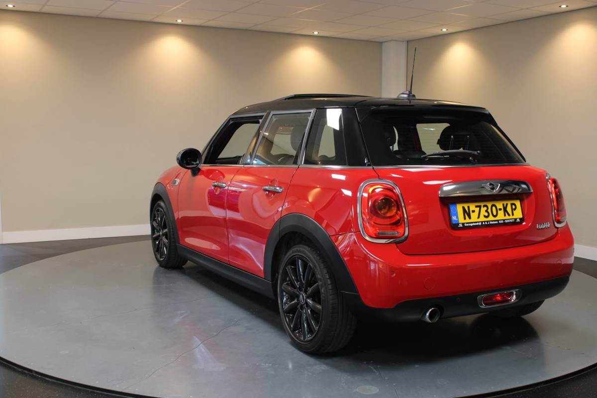 MINI 5-Deurs Mini 5-Deurs 1.5 Cooper Chili Serious Business *Pano/Schuifdak* Stoelverw.|Leer/Alcantara|Keyless|Navi|Cruise|Ambiance verlichting