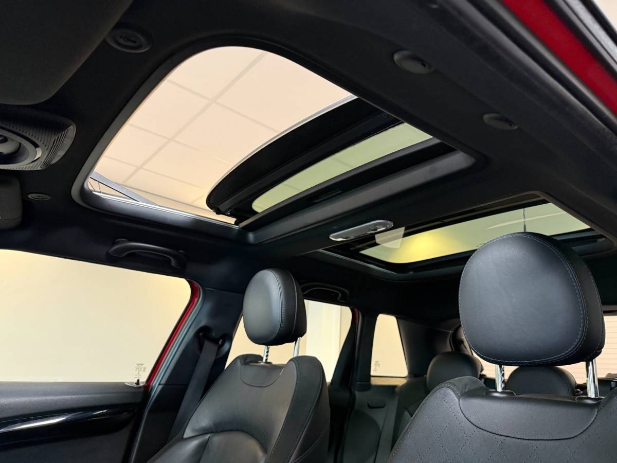 MINI 5-Deurs Mini 5-Deurs 1.5 Cooper Chili Serious Business *Pano/Schuifdak* Stoelverw.|Leer/Alcantara|Keyless|Navi|Cruise|Ambiance verlichting
