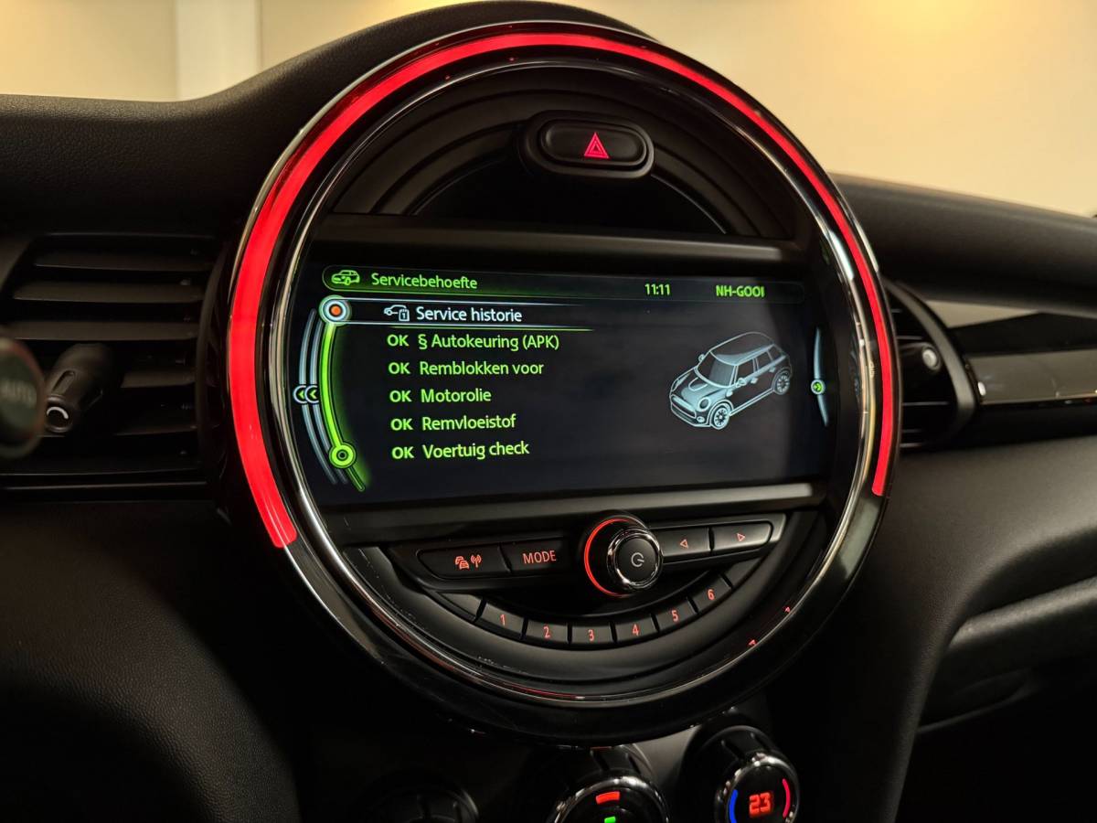 MINI 5-Deurs Mini 5-Deurs 1.5 Cooper Chili Serious Business *Pano/Schuifdak* Stoelverw.|Leer/Alcantara|Keyless|Navi|Cruise|Ambiance verlichting