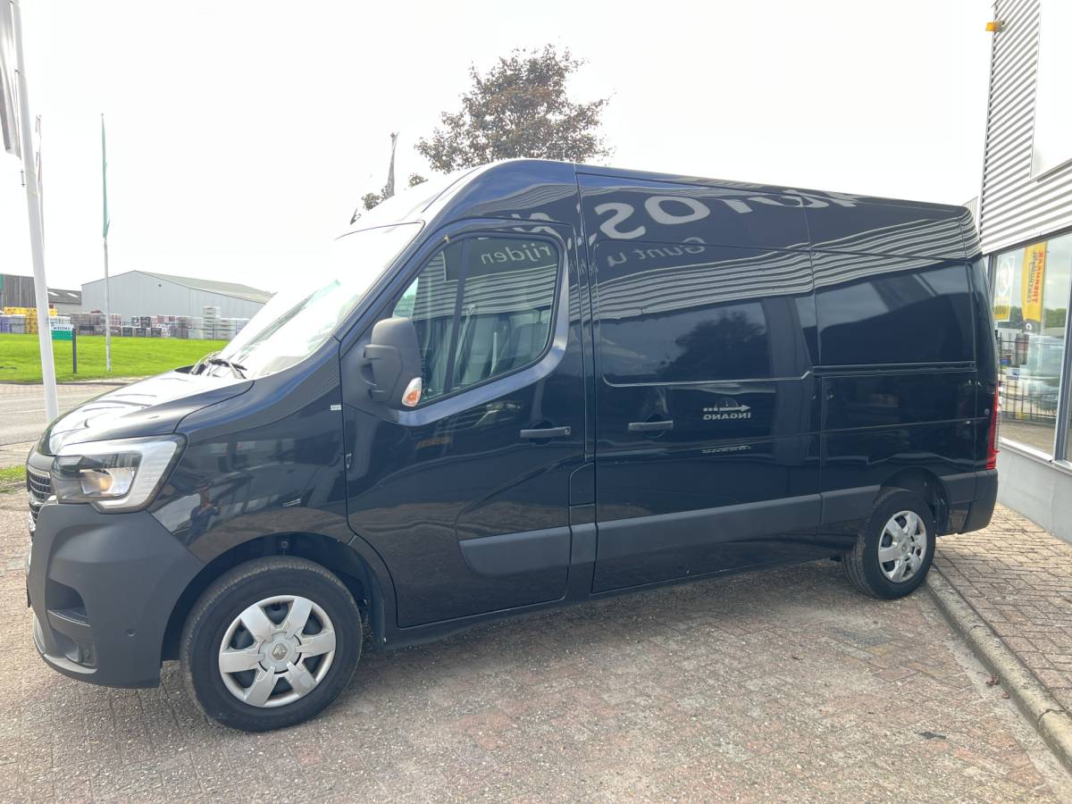 Renault Master Renault Master T35 2.3 dCi 135 L2H2 Work Edition