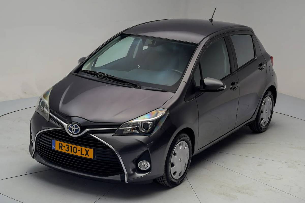 Toyota Yaris Toyota Yaris 1.5 Hybrid Lease Aut. [ Camera Clima Cruise Bluetooth ]