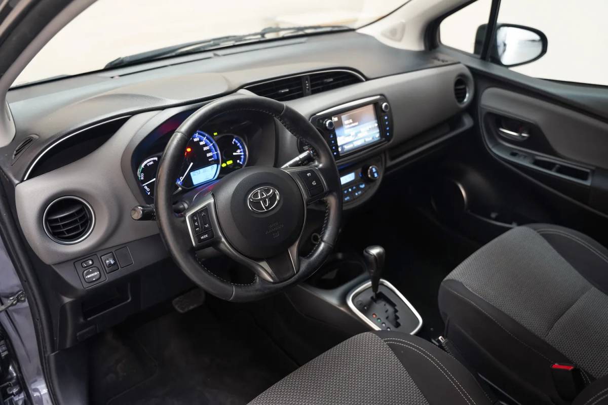 Toyota Yaris Toyota Yaris 1.5 Hybrid Lease Aut. [ Camera Clima Cruise Bluetooth ]