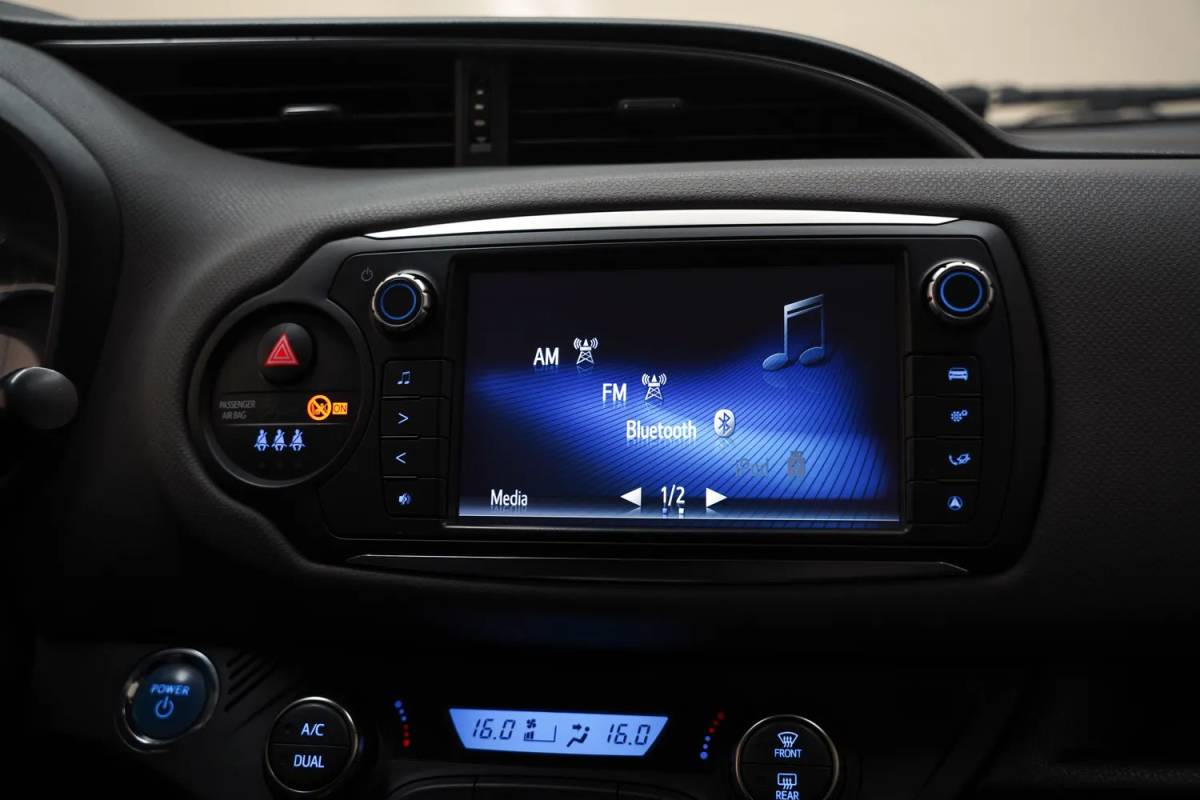 Toyota Yaris Toyota Yaris 1.5 Hybrid Lease Aut. [ Camera Clima Cruise Bluetooth ]