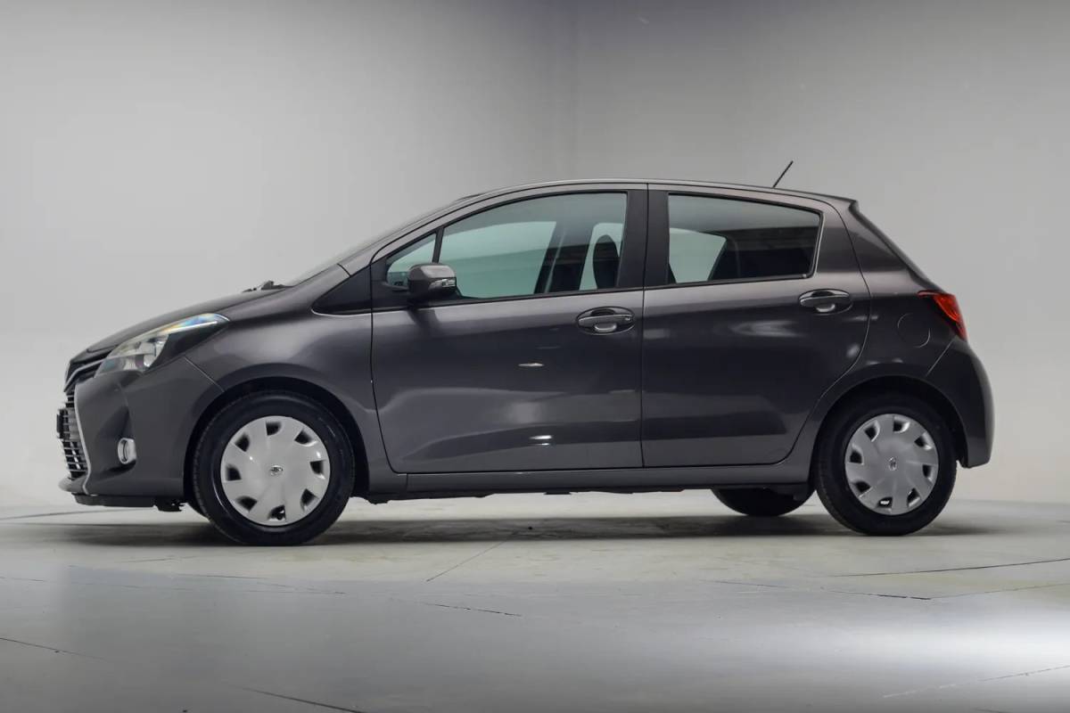 Toyota Yaris Toyota Yaris 1.5 Hybrid Lease Aut. [ Camera Clima Cruise Bluetooth ]