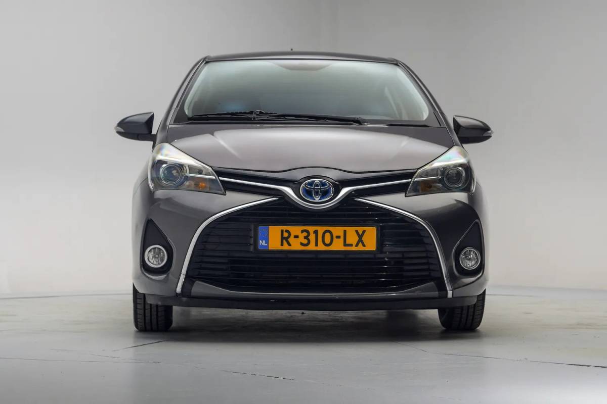 Toyota Yaris Toyota Yaris 1.5 Hybrid Lease Aut. [ Camera Clima Cruise Bluetooth ]