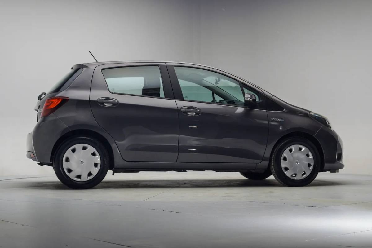Toyota Yaris Toyota Yaris 1.5 Hybrid Lease Aut. [ Camera Clima Cruise Bluetooth ]
