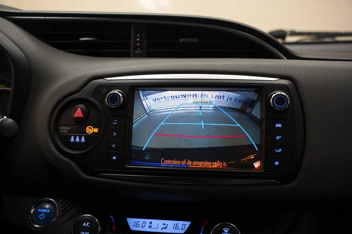 Toyota Yaris Toyota Yaris 1.5 Hybrid Lease Aut. [ Camera Clima Cruise Bluetooth ]