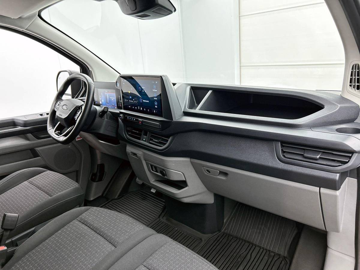 Ford Transit Custom Ford Transit Custom 300 2.0 TDCI L2H1 Trend Nieuw Model Trekhaak Navigatie Apple CarPlay Android Auto Camera Parkeerhulp Adaptive Cruise Control Full Led Climate Control Lichtmetalen velgen
