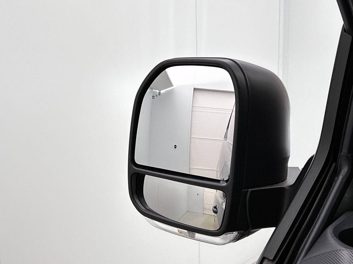 Ford Transit Custom Ford Transit Custom 300 2.0 TDCI L2H1 Trend Nieuw Model Trekhaak Navigatie Apple CarPlay Android Auto Camera Parkeerhulp Adaptive Cruise Control Full Led Climate Control Lichtmetalen velgen