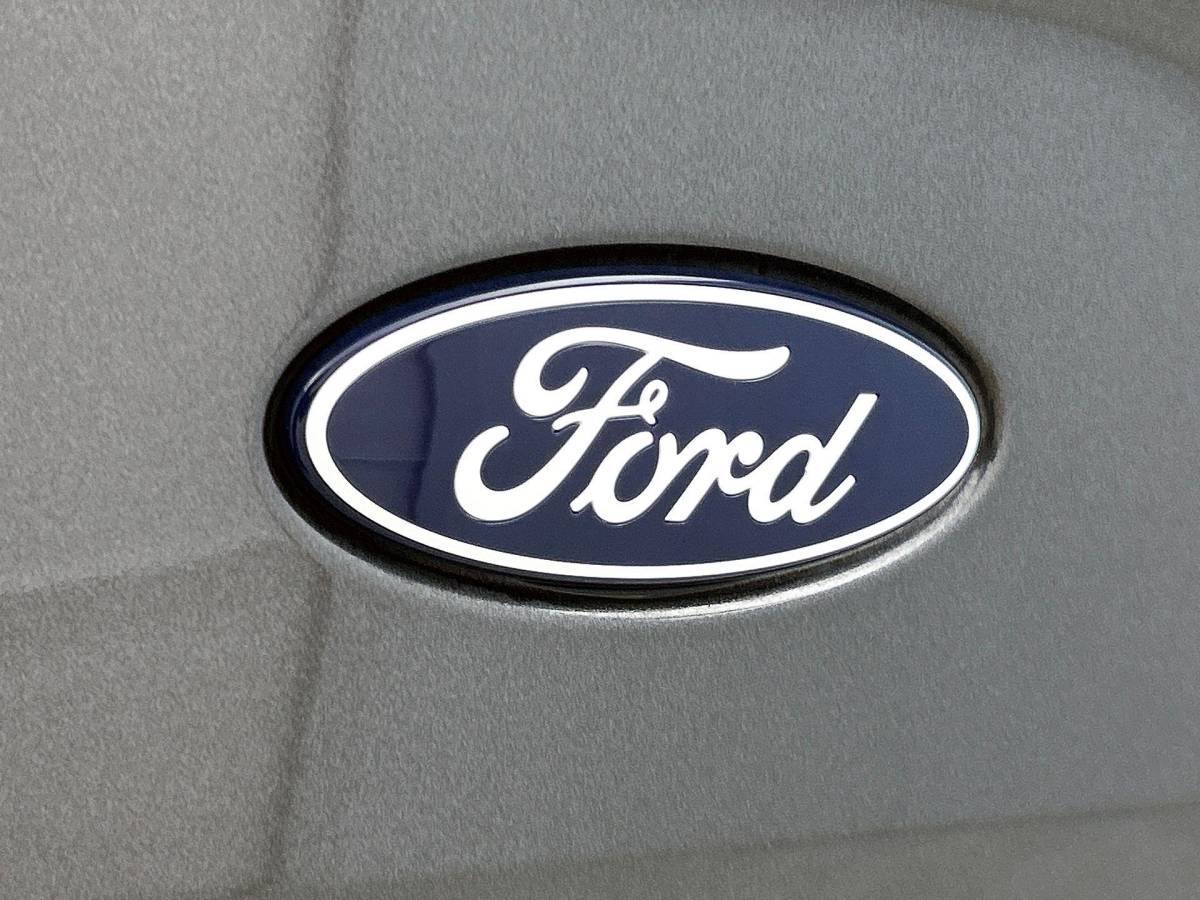 Ford Transit Custom Ford Transit Custom 300 2.0 TDCI L2H1 Trend Nieuw Model Trekhaak Navigatie Apple CarPlay Android Auto Camera Parkeerhulp Adaptive Cruise Control Full Led Climate Control Lichtmetalen velgen