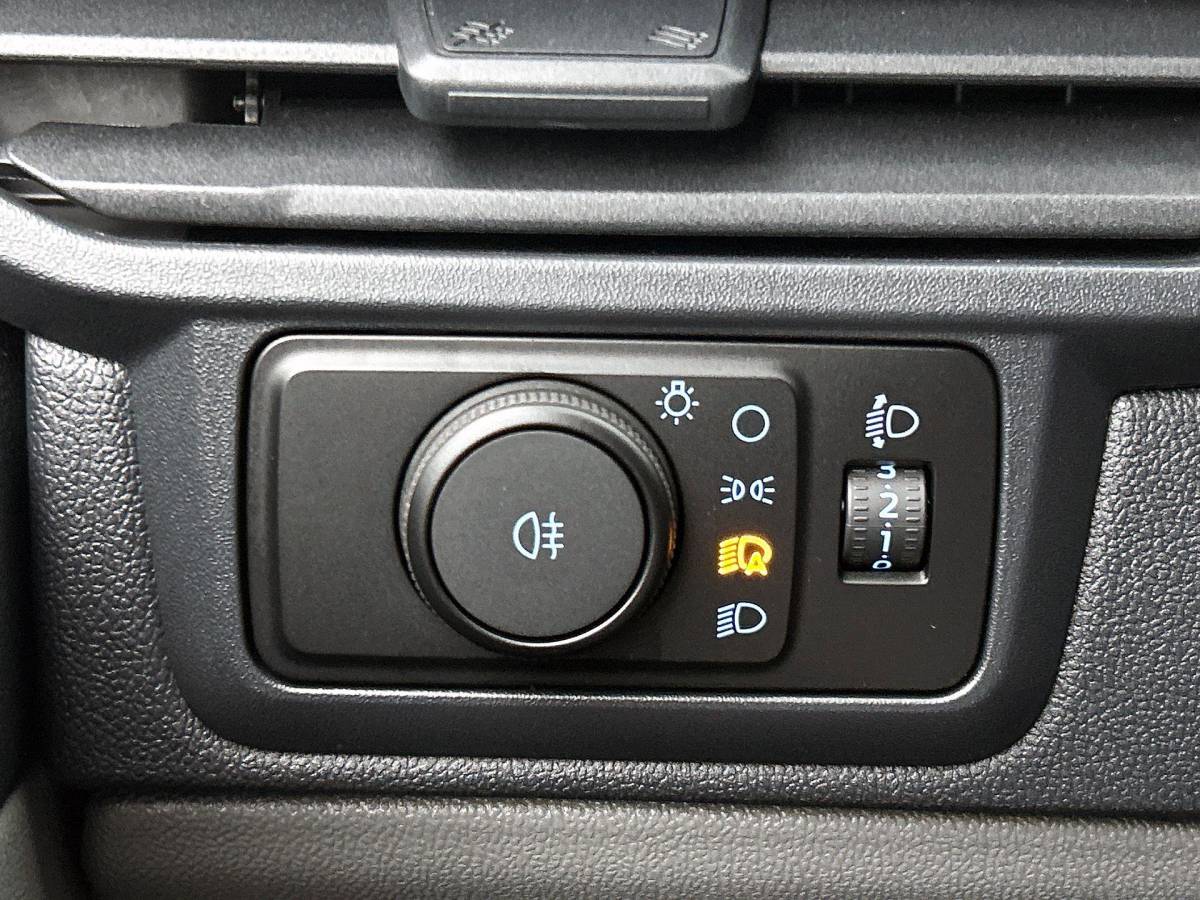 Ford Transit Custom Ford Transit Custom 300 2.0 TDCI L2H1 Trend Nieuw Model Trekhaak Navigatie Apple CarPlay Android Auto Camera Parkeerhulp Adaptive Cruise Control Full Led Climate Control Lichtmetalen velgen